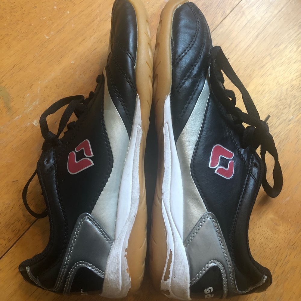 SA Gear indoor soccer or court shoes boys size 5